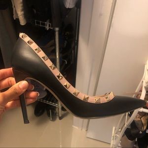 ❌❌SOLD❌❌Valentino rockstud pump